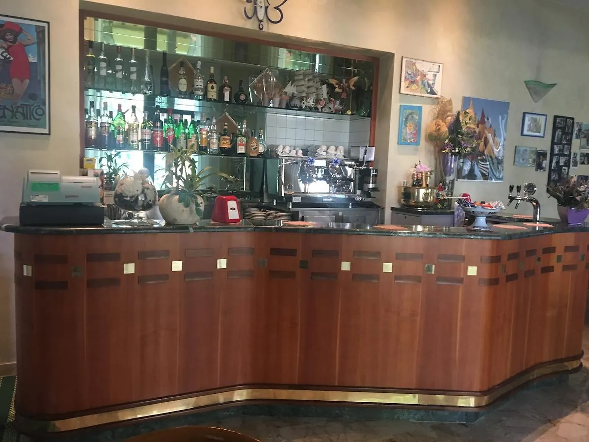 Hotel Laila 切塞纳蒂科 2*,  意大利