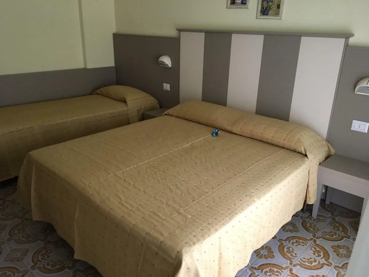 Hotel Laila 切塞纳蒂科