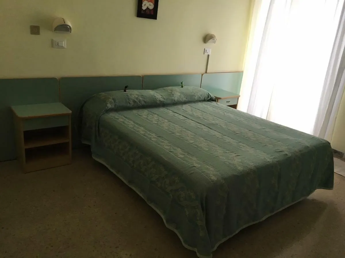 Hotel Laila 切塞纳蒂科